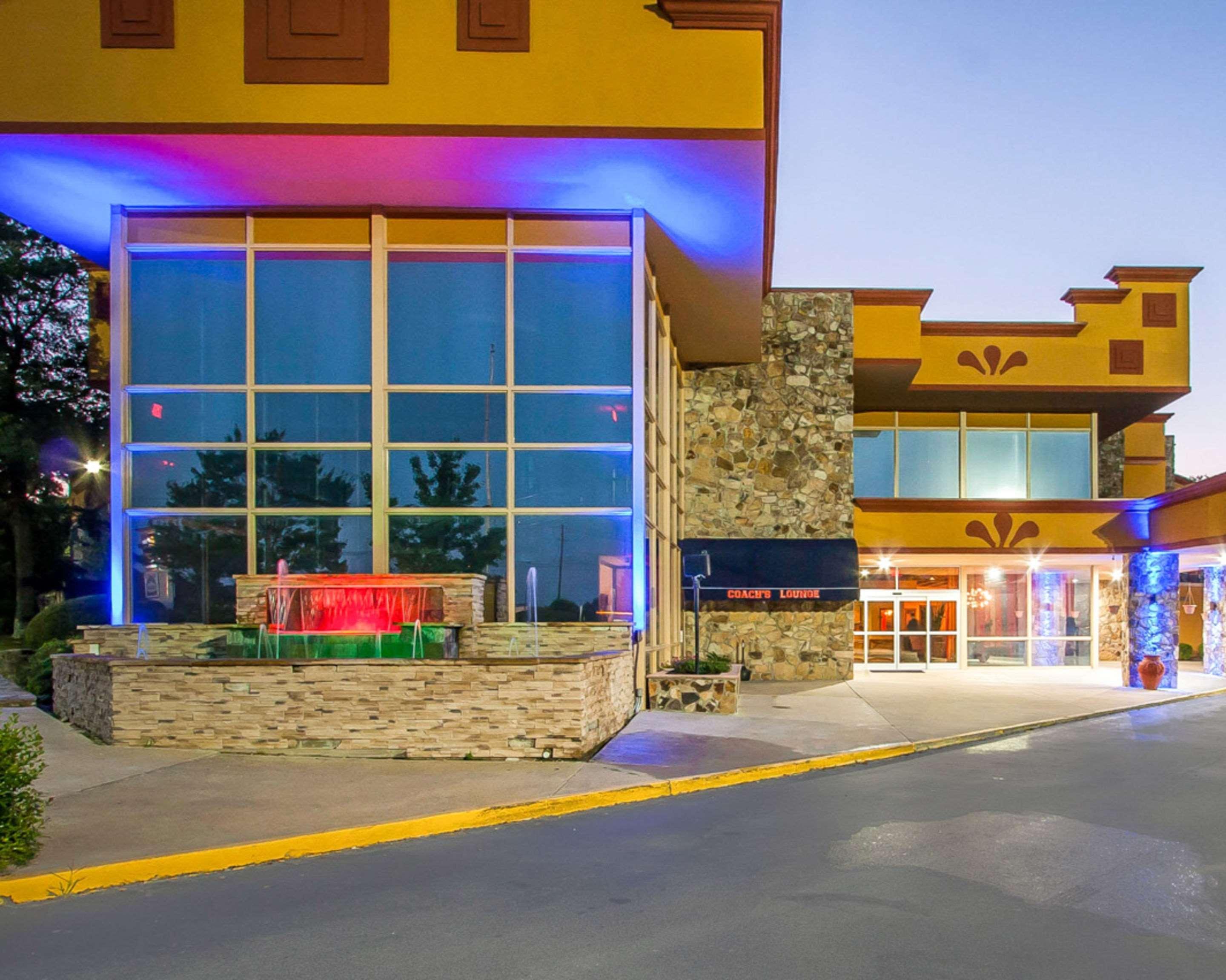 Clarion Inn & Suites University Center Auburn Eksteriør bilde