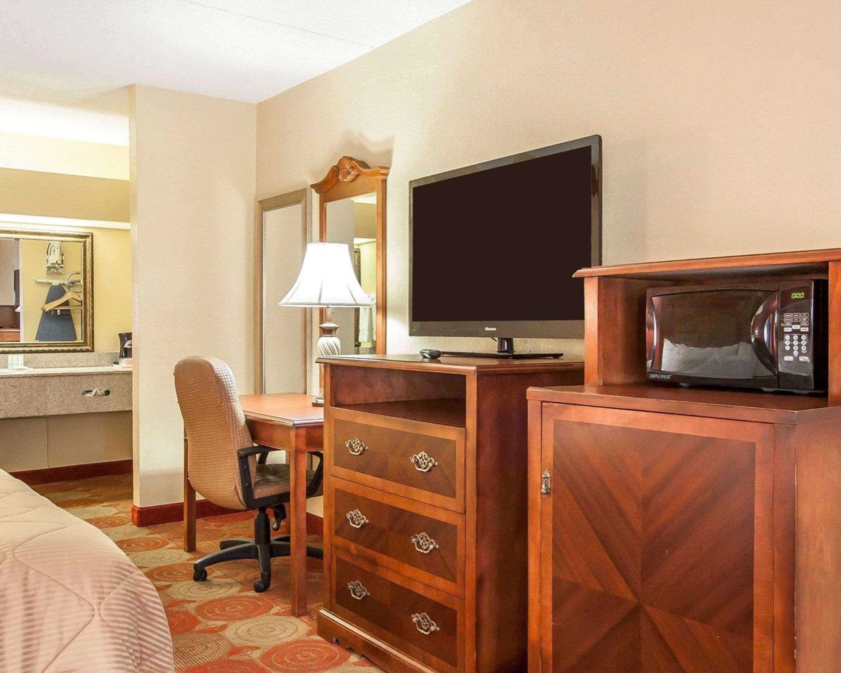 Clarion Inn & Suites University Center Auburn Eksteriør bilde