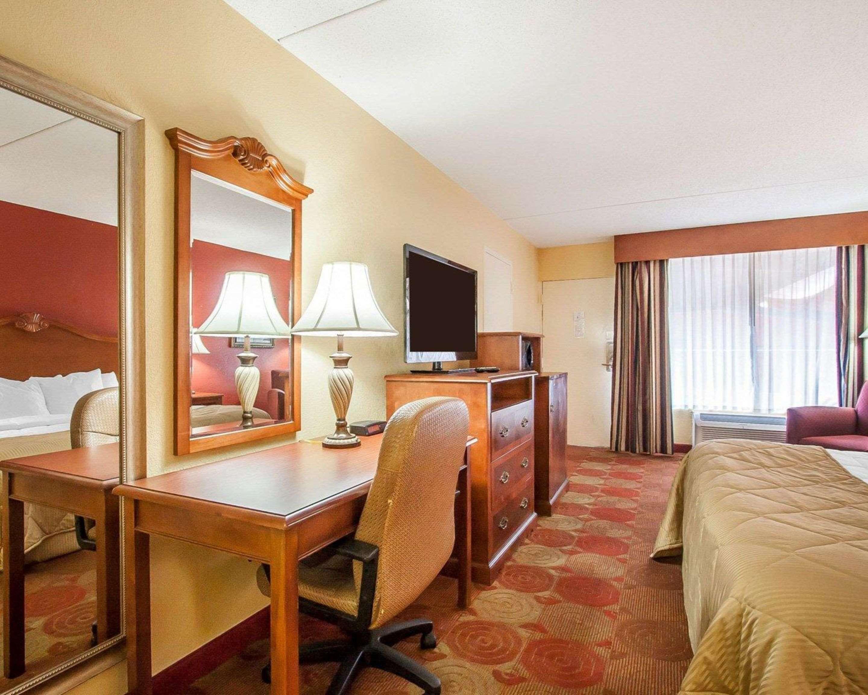 Clarion Inn & Suites University Center Auburn Eksteriør bilde