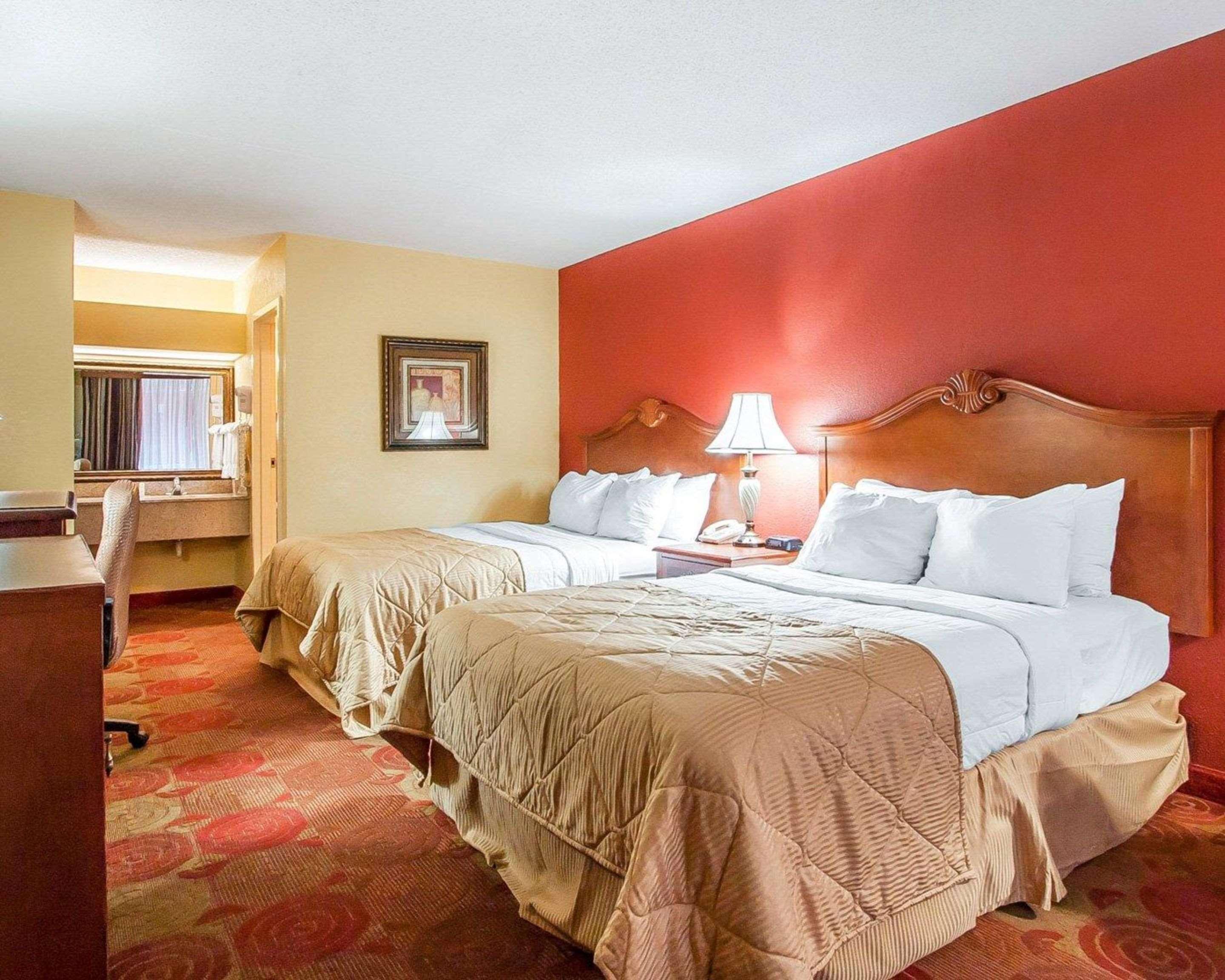 Clarion Inn & Suites University Center Auburn Eksteriør bilde