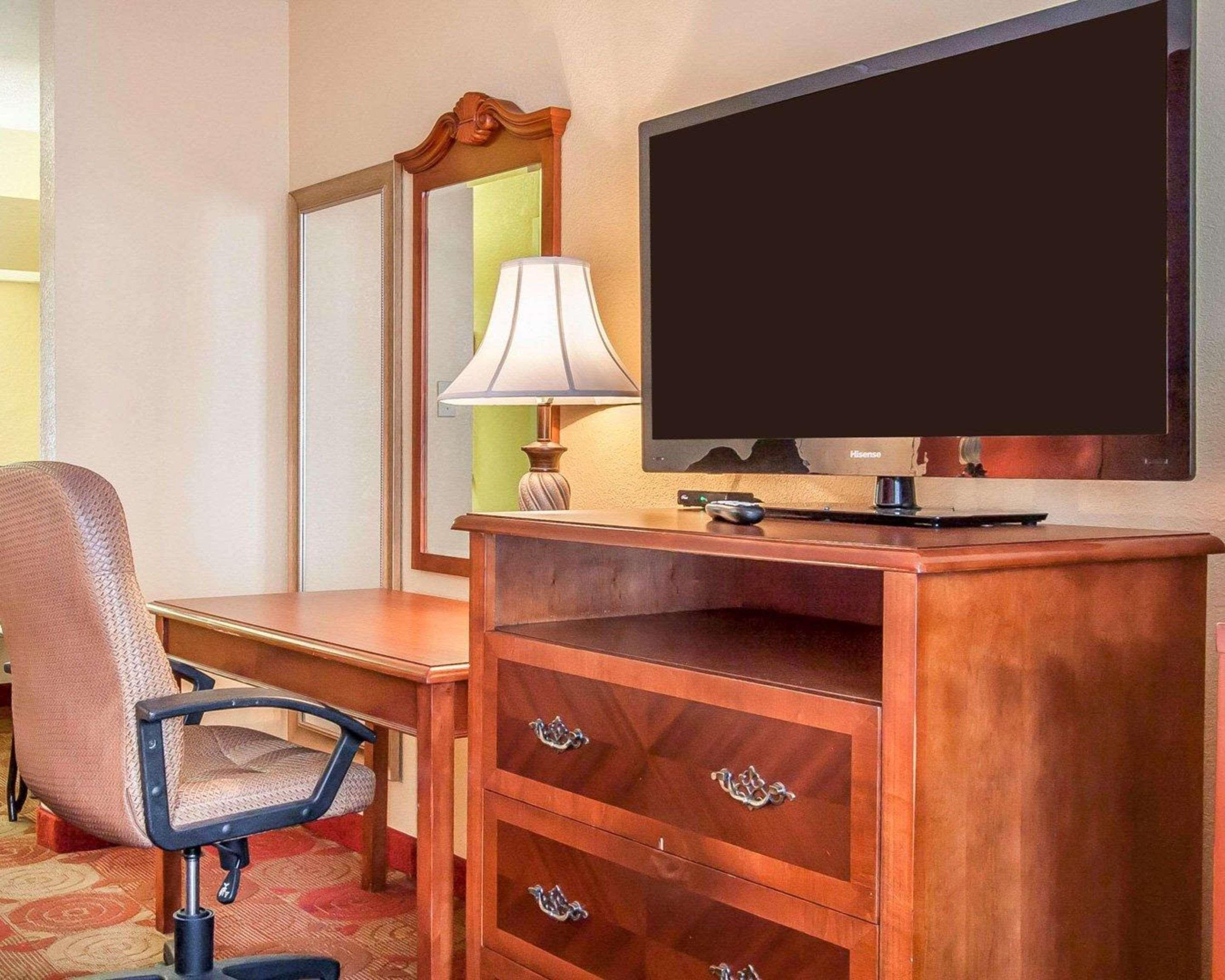 Clarion Inn & Suites University Center Auburn Eksteriør bilde