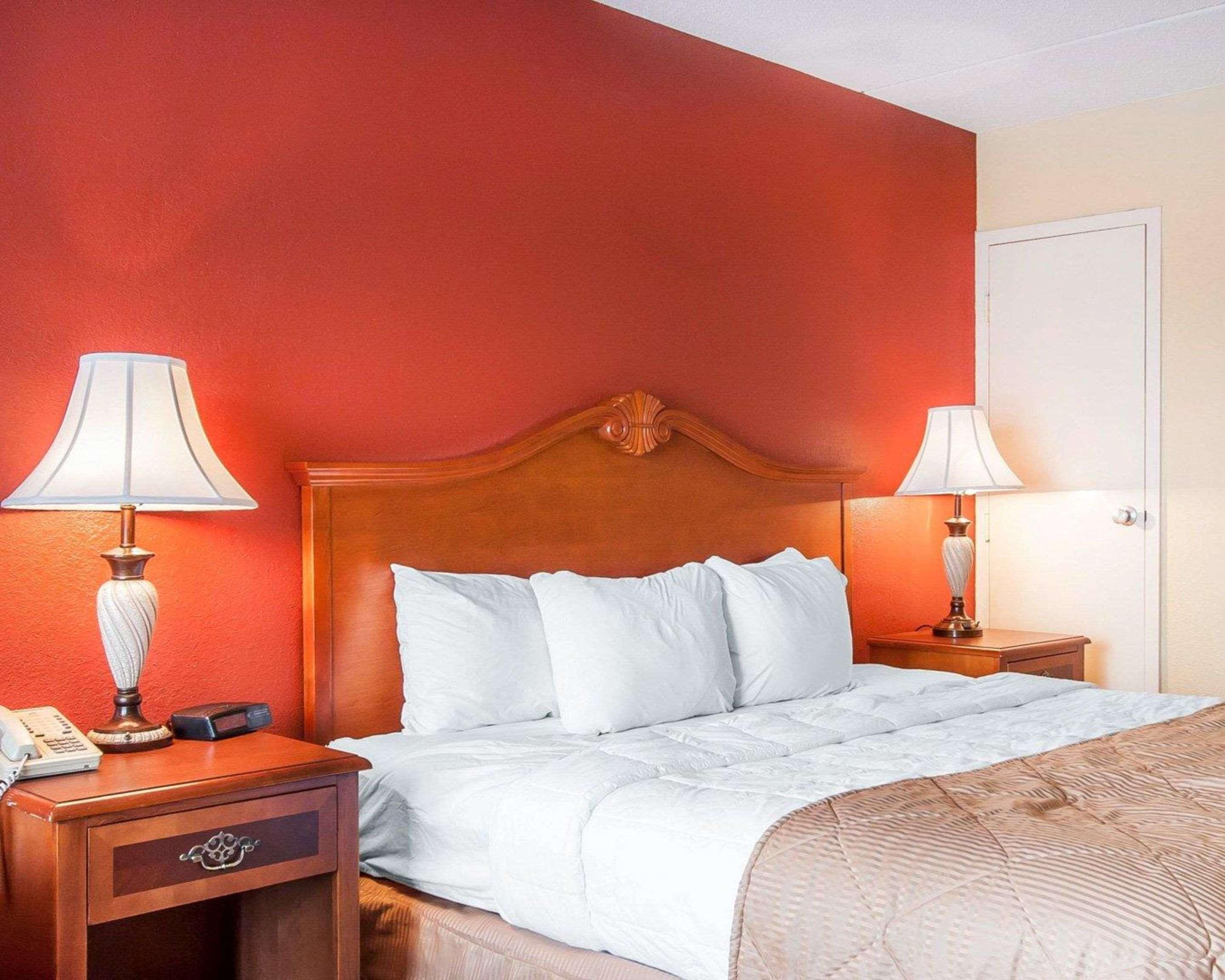 Clarion Inn & Suites University Center Auburn Eksteriør bilde