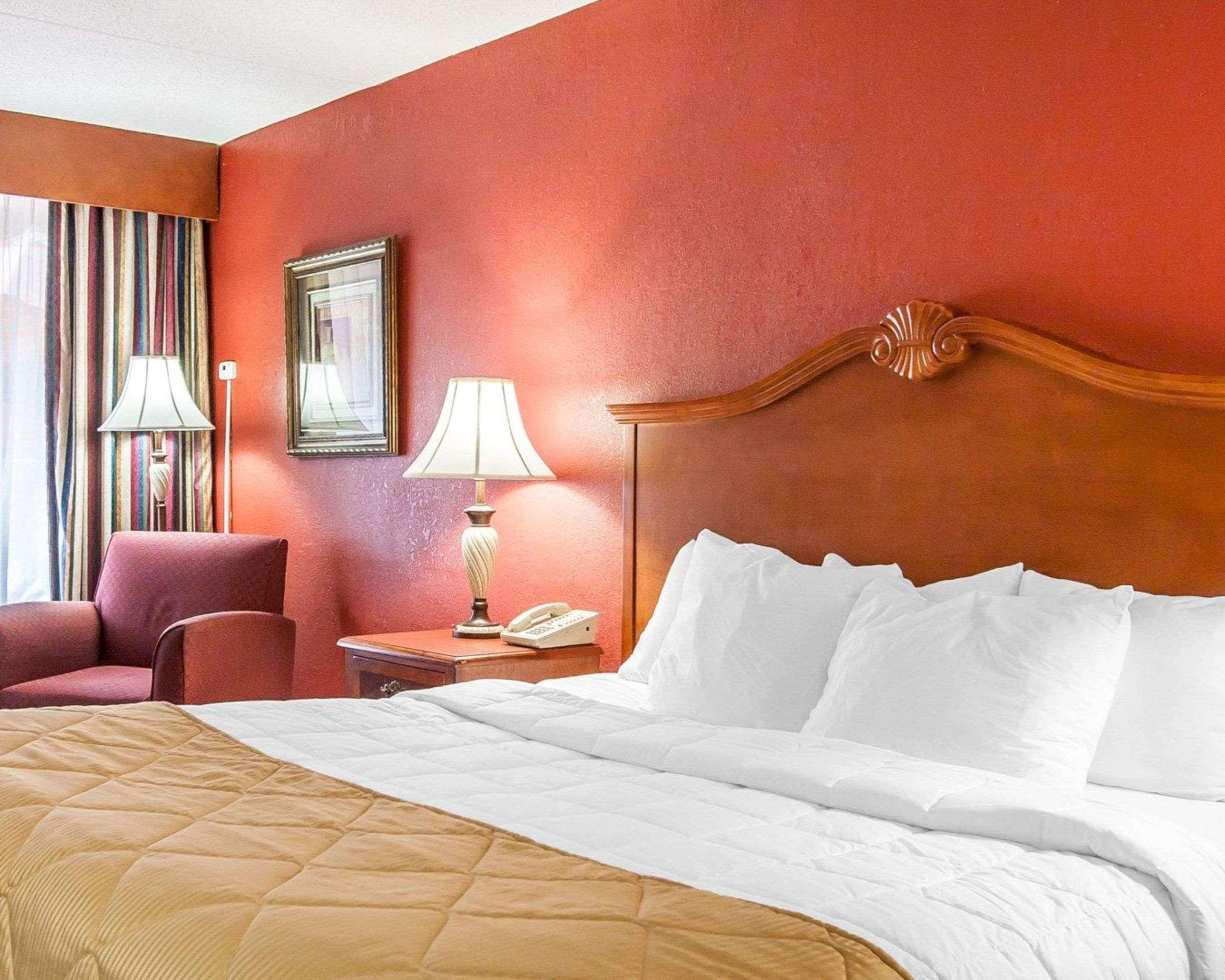 Clarion Inn & Suites University Center Auburn Eksteriør bilde